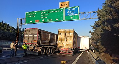 TEM Otoyolu İzmit geçişinde zincirleme kaza; 2 şerit ulaşıma kapandı