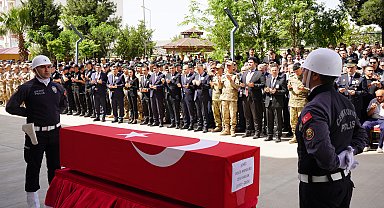 TIR'ın çarpması ile şehit olan polis memuru, memleketine uğurlandı