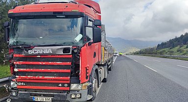 TIR'ın çarptığı minibüsün sürücüsü öldü