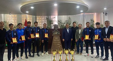 Türkiye şampiyonu ASKİ ve Keçiören Belediyesi Spor Kulübü sporcuları, ödül töreninde bir araya geldi