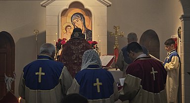 Türkiye'nin tek Ermeni mahallesinde Paskalya ayini