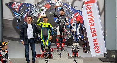 Uzay Alp Urcan, FIM MiniGP Türkiye Serisi'nde çifte zafer kazandı