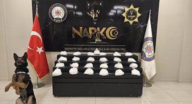 Van'da otomobilde 25 kilo metamfetamin ele geçirildi; 2 gözaltı