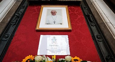 Vatikan'da Papa'nın odaları mühürlendi ve makamın boş olduğu açıklandı