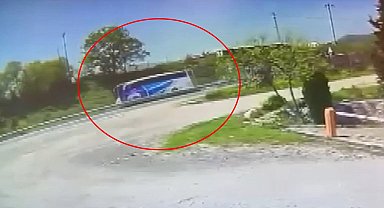 Yalova'da yolcu otobüsü devrildi; 1 ölü, 2 yaralı