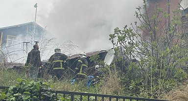 Yangında mahsur kalan görme engelliyi otopark görevlisi kurtardı