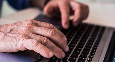 Yaşlılıkta teknoloji kullanımı demans riskini azaltabilir