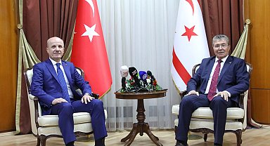 YÖK Başkanı Özvar, KKTC Başbakanı Üstel ile bir araya geldi