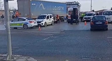 Yolun karşısına geçerken TIR çarpması ile öldü