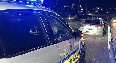 Yolun karşısına geçmeye çalışırken otomobilin çarptığı yaya öldü