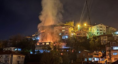 Zonguldak'ta 2 katlı binada yangın: 1 ölü