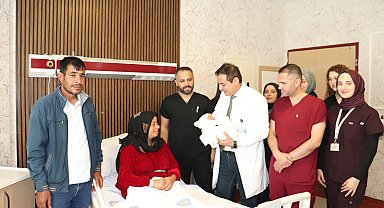 15 yıl sonra çocuk sahibi olan çift, bebeklerine doktorunun ismini verdi