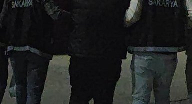 18 yıl 9 ay hapisle aranan hükümlü, peruk ve sahte pasaportla yakalandı