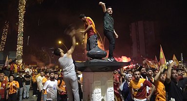 Adana'da Galatasaray'ın şampiyonluk kutlamalarında kavga çıktı