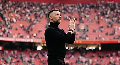 Ajax'ta Farioli dönemi sona erdi