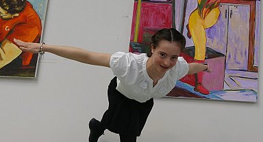 Amcasından esinlendi, engellilerin sesi olmak için sergi açtı