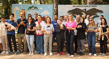 Annesi olmayan hayvanlarla 'Anneler Günü' kutlaması