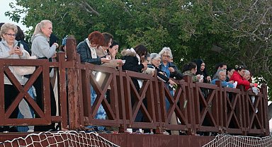 Antalya'da Hıdırellez coşkusu; dilekler denizle buluştu