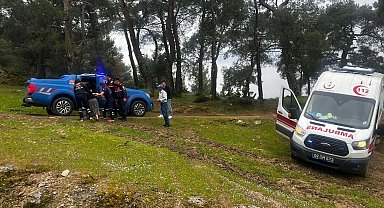 Aydın'da çamura saplanan hasta taşıyan ambulansı jandarma kurtardı
