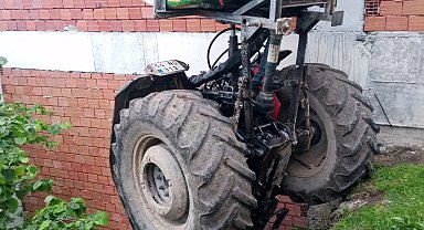 Babasının kullandığı traktör evlerinin yanındaki boşluğa düştü; Aysima öldü