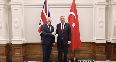 Bakan Bolat, Birleşik Krallık İş ve Ticaret Bakanı Reynolds ile görüştü