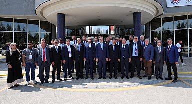 Bakan Işıkhan, 14 ülkeden işçi sendikalarının temsilcileriyle buluştu