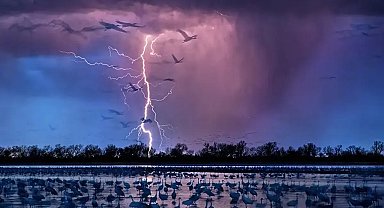 Bangladeş'in farklı bölgelerinde yıldırım çarpması sonucu 13 kişi hayatını kaybetti