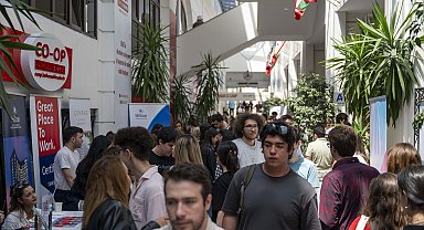 BAU'da kariyer şenliği: 62 firma öğrencilerle buluştu