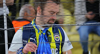 Beşiktaş yenilgisi sonrası Fenerbahçeli taraftarlar büyük üzüntü yaşadı Haber eklendi