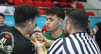 Bilek Güreşi Gençler A Türkiye Birinciliği müsabakaları Samsun'da tamamlandı