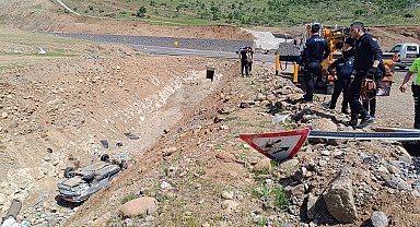 Bingöl'de otomobil dere yatağına devrildi; 7 yaralı