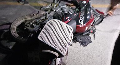 Bisikletliye vurmamak için manevra yapıp, direğe çarpan motosikletli öldü