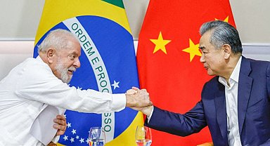 Brezilya Devlet Başkanı Lula da Silva, Çin Dışişleri Bakanı Wang Yi ile görüştü