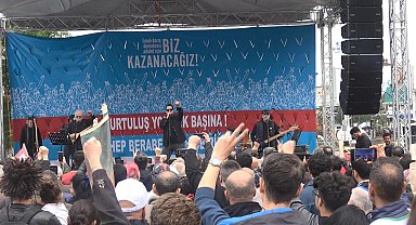 Bursa'da 1 Mayıs, 'Moğollar' konseriyle kutlandı