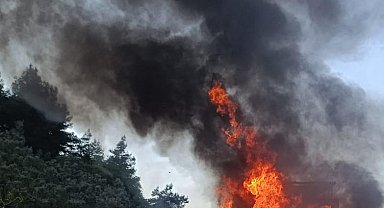 Bursa'da seyir halindeki kamyon alev alev yandı