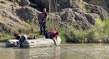 Çayda kaybolan Mustafa'nın cansız bedenine ulaşıldı