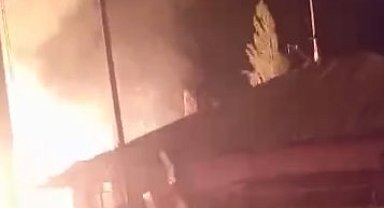 Çorum'da yangın; 2 ev ve 2 samanlık kullanılamaz hale geldi