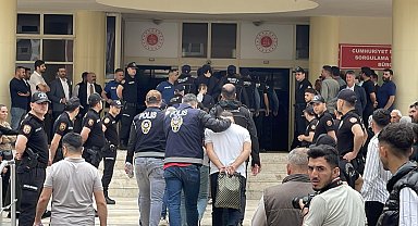Depremde hasar gören otomobillerle 'Change' yapan şebekeye operasyon: 15 gözaltı