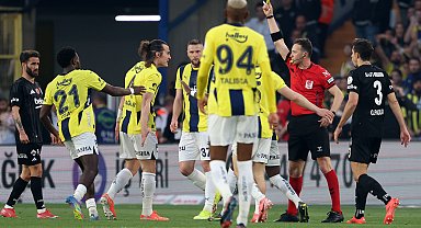 Derbi kazanamayan Fenerbahçe ve Mourinho şampiyonluk yarışına havlu attı