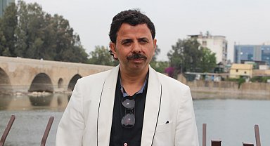 Doğuştan yarık damak hastası fabrika işçisinin şarkılarına yoğun ilgi