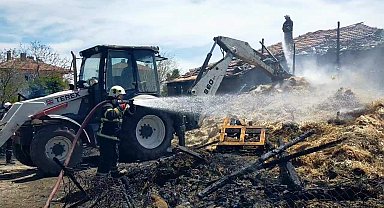 Edirne'de saman balyalarındaki yangın, eve sıçradı