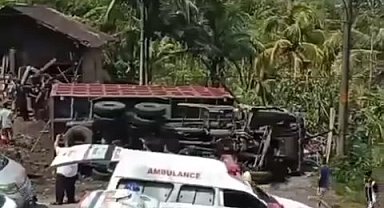 Endonezya'da kaza: 11 ölü