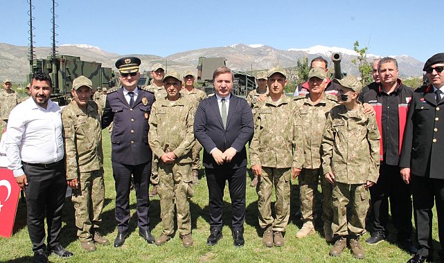 Erzincan'da 54 özel gereksinimli birey askerlik heyecanı yaşadı
