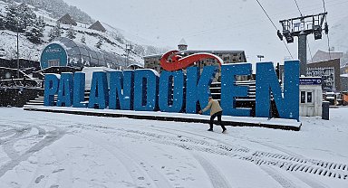 Erzurum'a mayıs ortasında kar yağdı