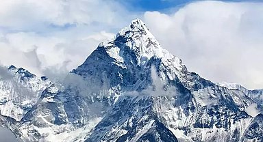 Everest'e tırmanmaya çalışan Filipinli dağcı yorgunluktan hayatını kaybetti