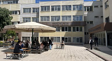 Fakülte binası çatlaklar nedeniyle boşaltıldı