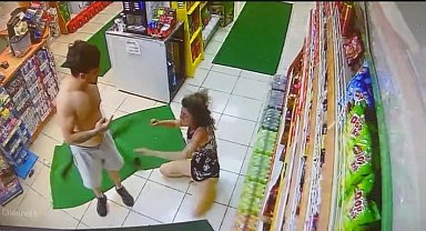 Fethiye'de akaryakıt istasyonunda bir kadına şiddet kamerada