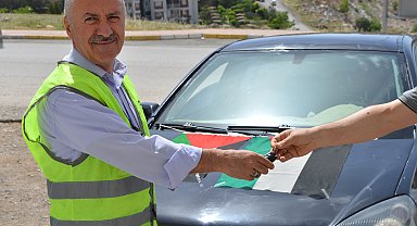 Filistinlilere destek için otomobilini bağışladı