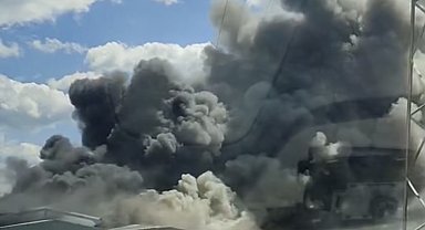 Gebze'de boya fabrikasında yangın