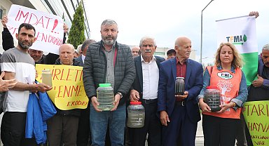 Gerede Çayı'ndaki kirliliğe tepki gösterip adliye önünde gıyabi cenaze namazı kıldılar